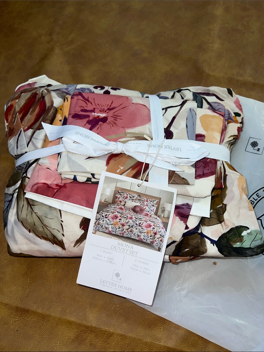 New Levtex Mona  Duvet Set - Pink, Burgundy, Green-Full/Queen- 1 Duvet, 2 Shams